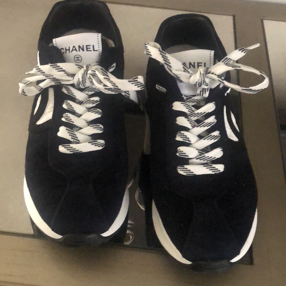 RARE CHANEL SNEAKERS 💎💎 with box - Picture 3 of 10